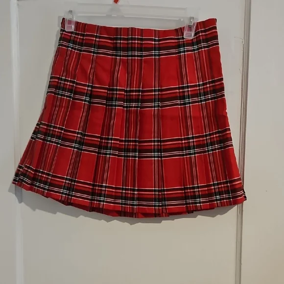 No Boundaries Red Black Plaid Pleated A-Line Mini Skirt Size Medium - Picture 3 of 4